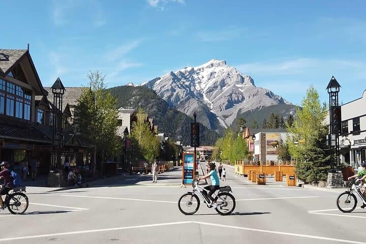E-Bike Banff Townsite Explorer: 2-Hour Guided Mountain Views & Historic Sites