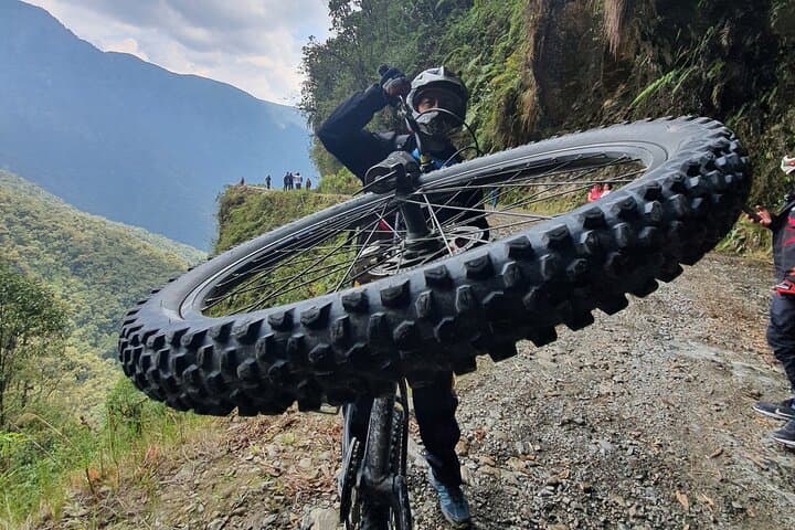 Death Road Mountain Bike Downhill — Full-Suspension La Paz Adventure photo 4