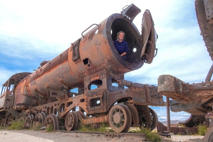 Full-Day Uyuni Salt Flats Tour: Train Graveyard, Incahuasi Island & Sunset photo 4