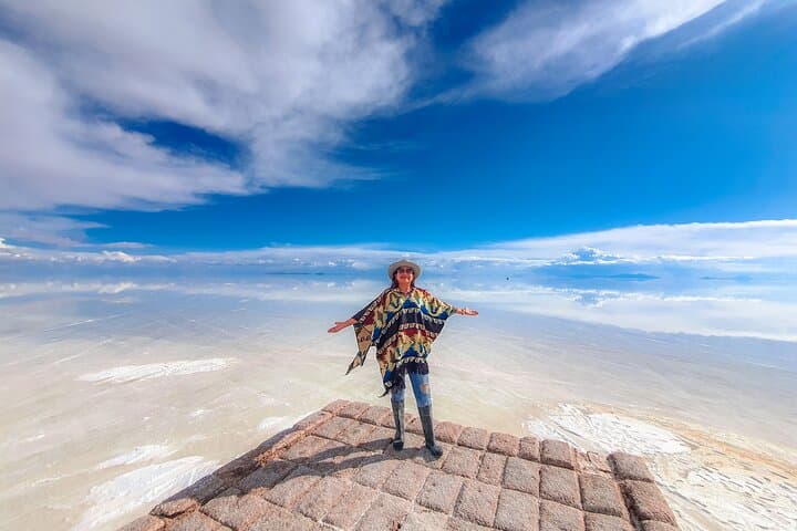 3-Day Uyuni Salt Flats & Colored Lagoons: Shared 4WD Adventure from Uyuni
