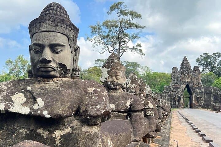 Two-Day Angkor Temples and Kampong Phluk Floating Village Tour