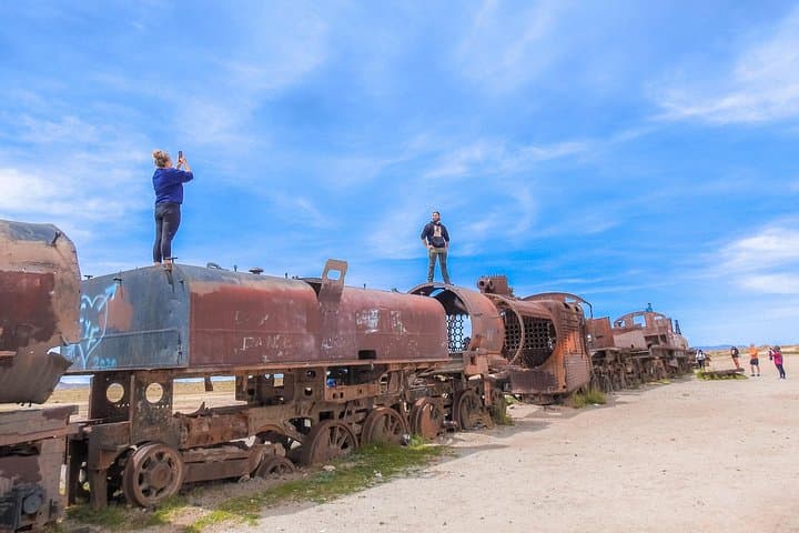 Full-Day Uyuni Salt Flats Tour with English Guide and Sunset Wine photo 2