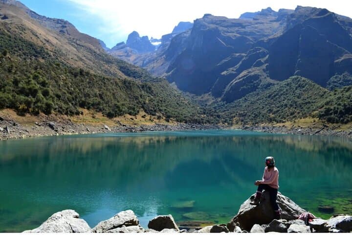 Ampay National Sanctuary: Full-Day Lagoon Hike and Birdwatching near Abancay