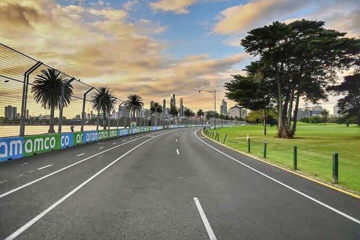 Experience Melbourne's Highlights: A Personalized City Tour photo 6