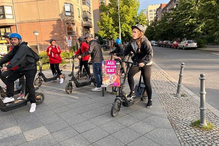 Berlin by E-Scooter: 2-Hour City Highlights Tour photo 3