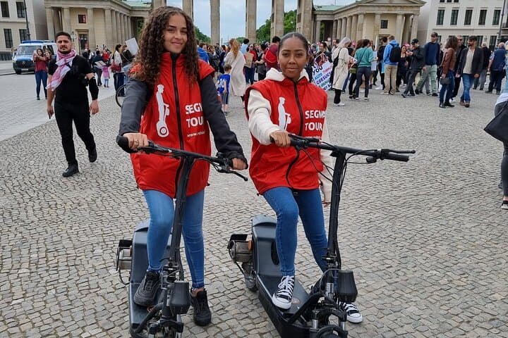 Berlin by E-Scooter: 2-Hour City Highlights Tour photo 6