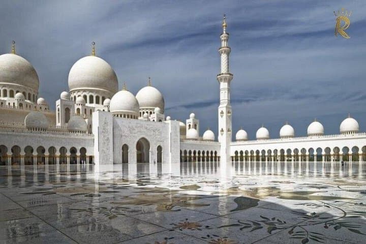 Abu Dhabi City Tour Exclusive: Sheikh Zayed, Louvre & Yas Island in One Day photo 5