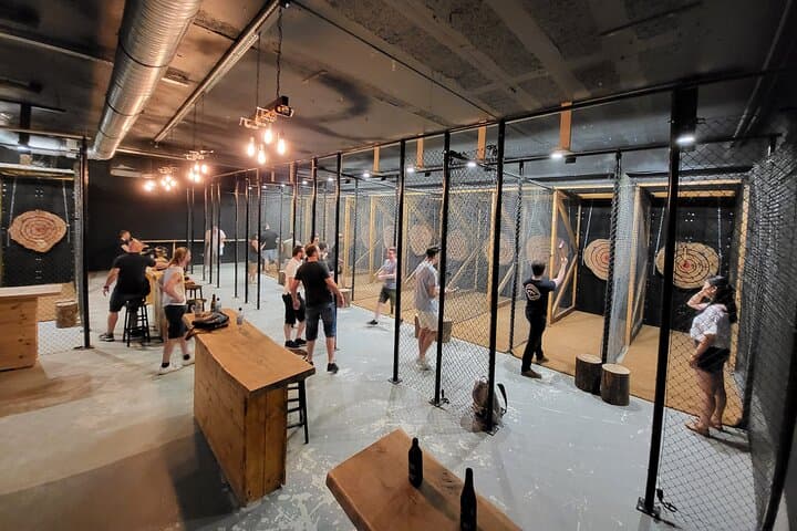 Axe Throwing in Frankfurt Altstadt: Guided Urban Axe Experience photo 5