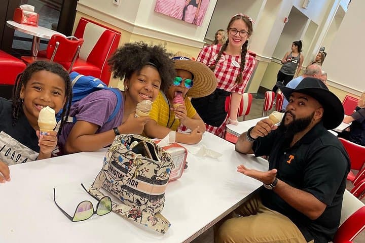Downtown Knoxville Hidden Walking Tour: Ice Cream, Coffee & Tennessee River Gems photo 4