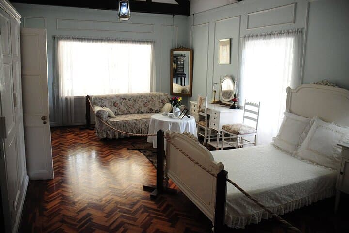 Nairobi Day Tour: Giraffe Centre, Karen Blixen House & Carnivore Lunch photo 4
