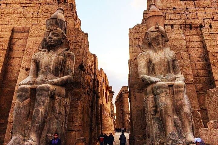Abu Simbel & Luxor: 2-Day Temples and Tombs Tour from Cairo