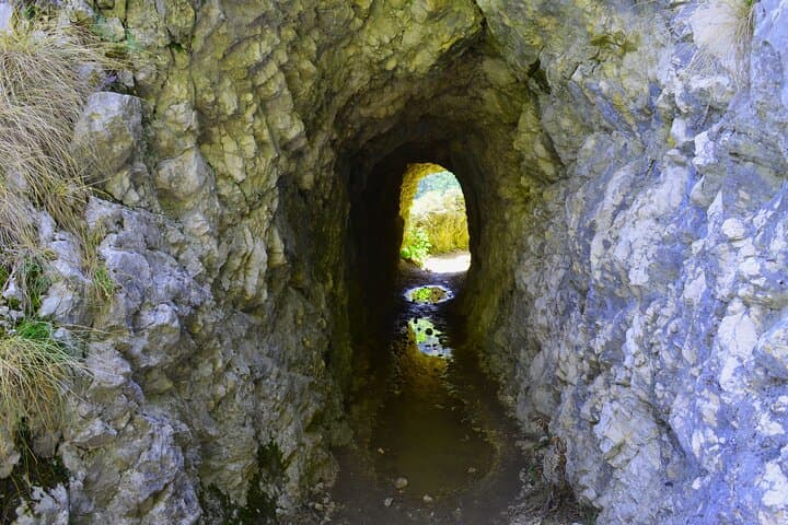 Explore Nera Gorge: Day Trip from Timisoara to Ochiul Bei & Beușnița photo 2