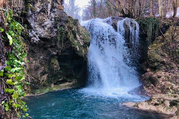 Explore Nera Gorge: Day Trip from Timisoara to Ochiul Bei & Beușnița photo 4