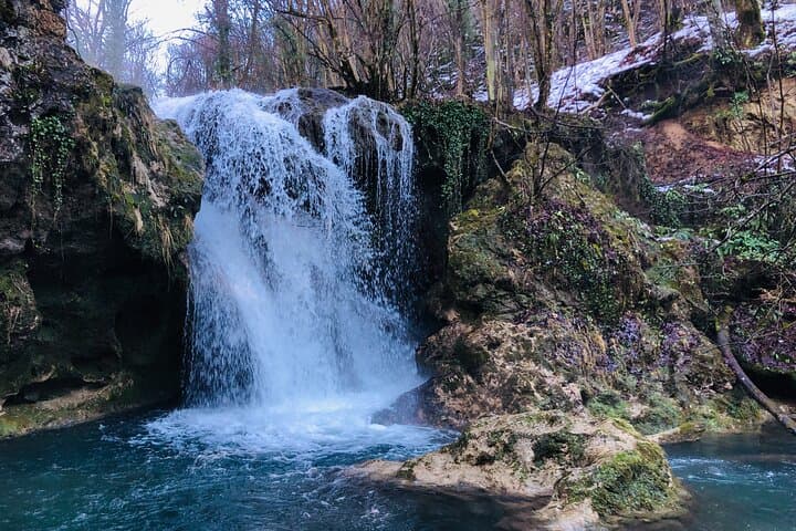 Explore Nera Gorge: Day Trip from Timisoara to Ochiul Bei & Beușnița photo 5