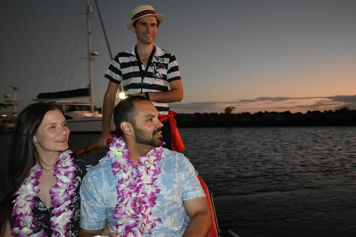 Starlight Waikiki Gondola Cruise: Private Evening Moonlight Tour photo 3