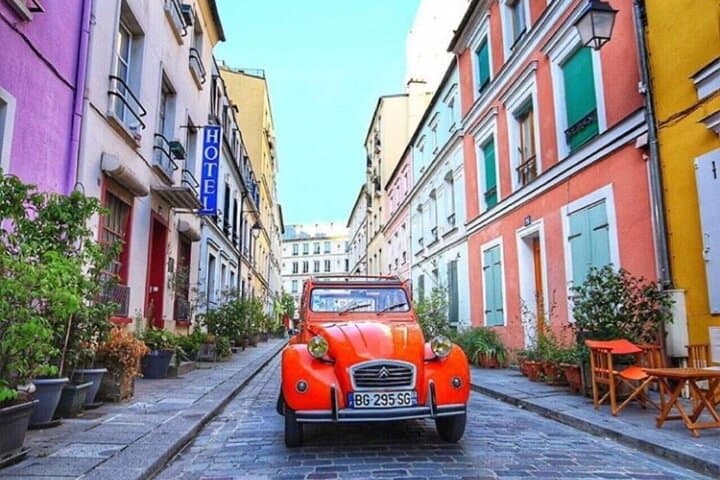 Cruise Paris in a Vintage 2CV: 2-Hour Secrets Tour of Montmartre & Latin Quarter photo 4