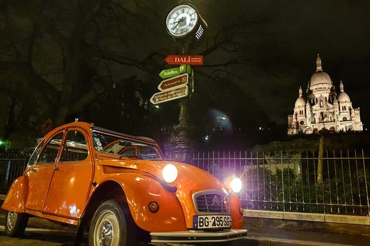 Paris by Night 2CV Tour: 2-Hour Iconic Lights & Landmarks