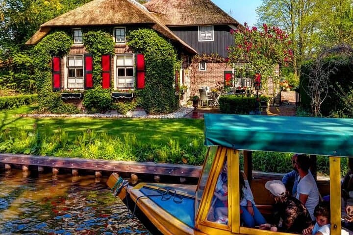 Best of Dutch Countryside: Giethoorn, Windmills & Secret Villages Day Tour from Amsterdam