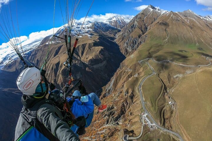 Cloudbase Paragliding Gudauri: Tandem Flights Above the Caucasus photo 2