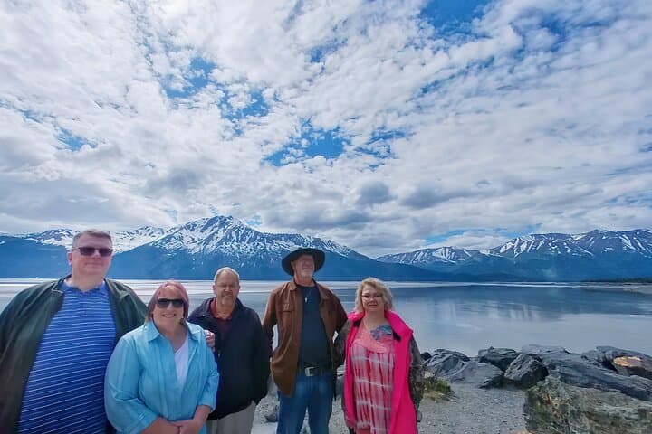Private Half-Day Nature Tour: Turnagain Arm & Alaska Wildlife Conservation Center