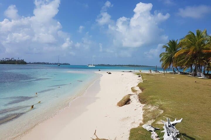 San Blas 2-Day Private Cabin on Isla Ina — Snorkel, Culture & Beach Camping photo 3