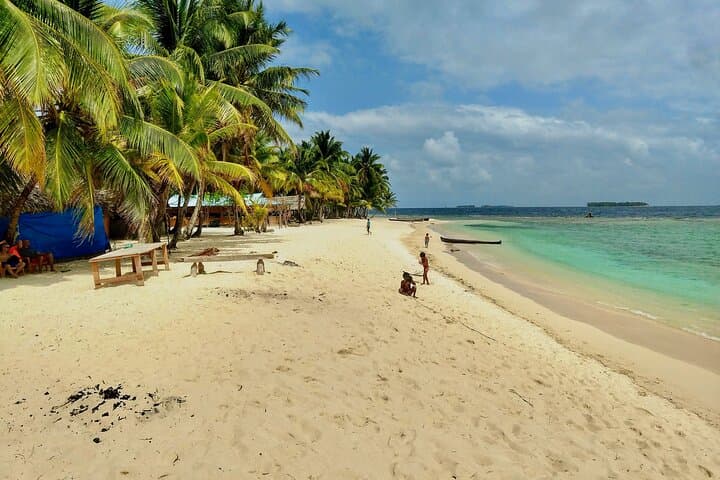 San Blas 2-Day Private Cabin on Isla Ina — Snorkel, Culture & Beach Camping photo 5