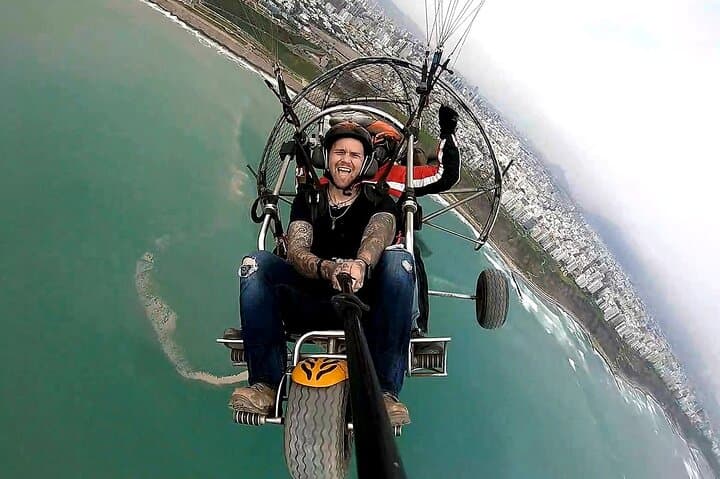 Coastal Paratrike Flight over Lima’s Costa Verde: 10–12 Minute Powered Paragliding Experience photo 4