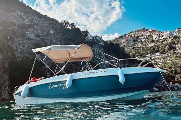 Amalfi Coast Boat Rental: 8‑Hour Cayman 585 — No License or Skipper Option