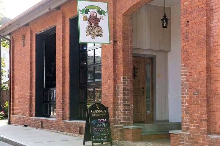 Paranormal Pub Crawl in Mystic: Ghostly Water Street Beer Tour photo 3