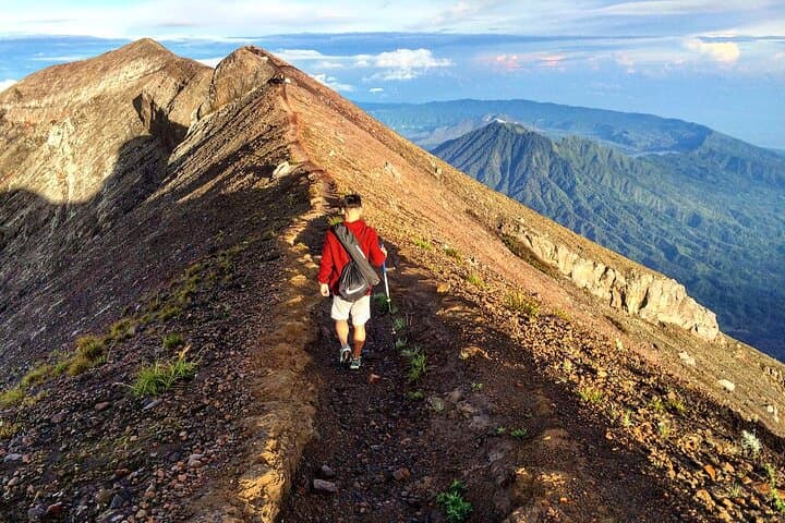 Mount Agung Sunrise Trek: Besakih and Pasar Agung Routes for Serious Trekkers photo 3