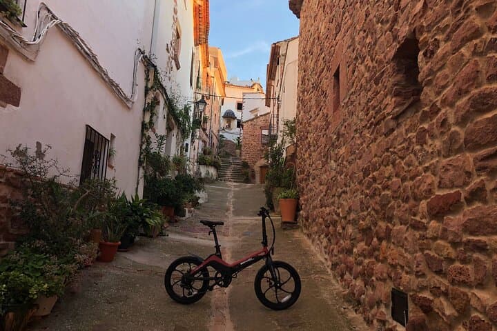 GPS-Guided E-Bike in Vilafamés: Effortless Slow-Tour Routes in Castellón