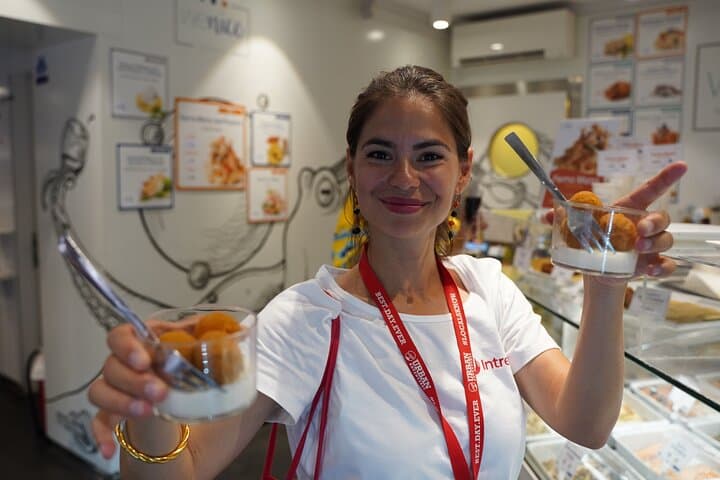 Venice Like a Local: Cicchetti, Wine & Traghetto Tasting Tour photo 5