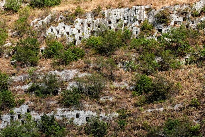 Pantalica Hike from Syracuse: Explore Gorges, Rock Tombs & Anapo River Trails photo 4