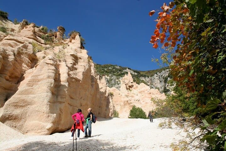 Discover the Lame Rosse di Fiastra: Pinnacles of the Sibillini