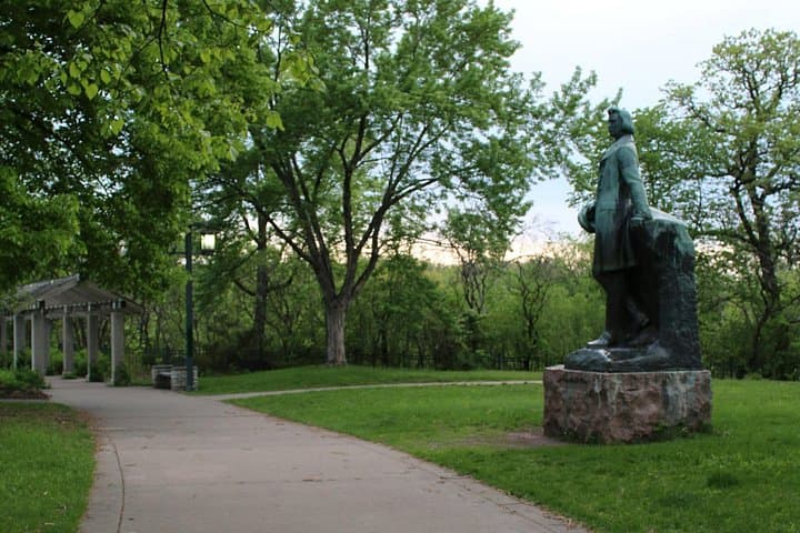 Minnehaha Falls Self-Guided Audio Tour — History, Hiawatha Garden & Lower Glen Walk photo 4