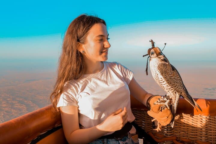 Dubai Hot Air Balloon Ride with In‑Flight Falcon Show