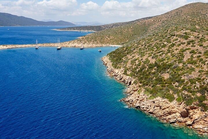 Bodrum Daily Boat Trip with Lunch: Swim, Snorkel & Aegean Bays (11:00–17:00) photo 4