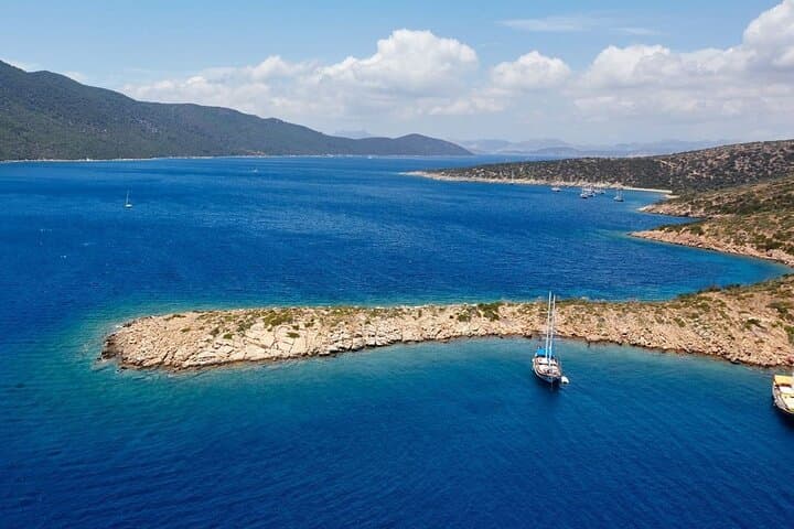 Bodrum Island Hopping: 6-Hour Boat Trip with Lunch & Unlimited Soft Drinks photo 4