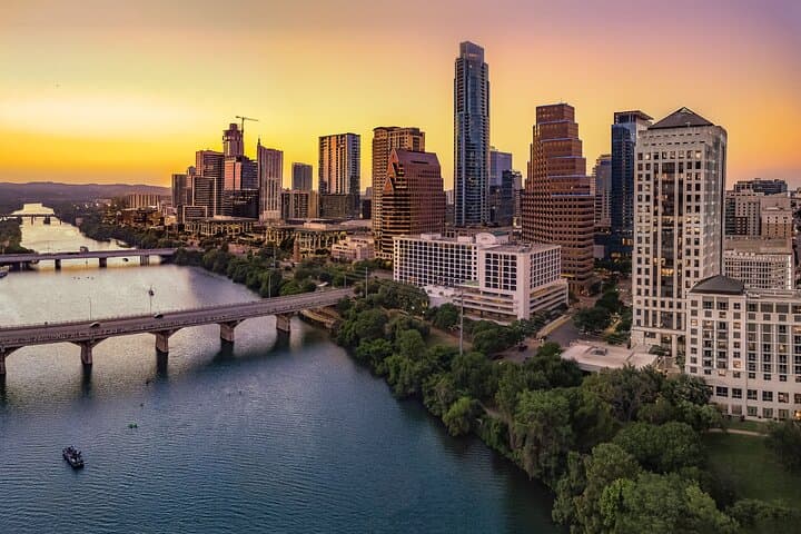 Austin In-Depth Private Walking Tour — Capitol, Bats & Local Flavor photo 3