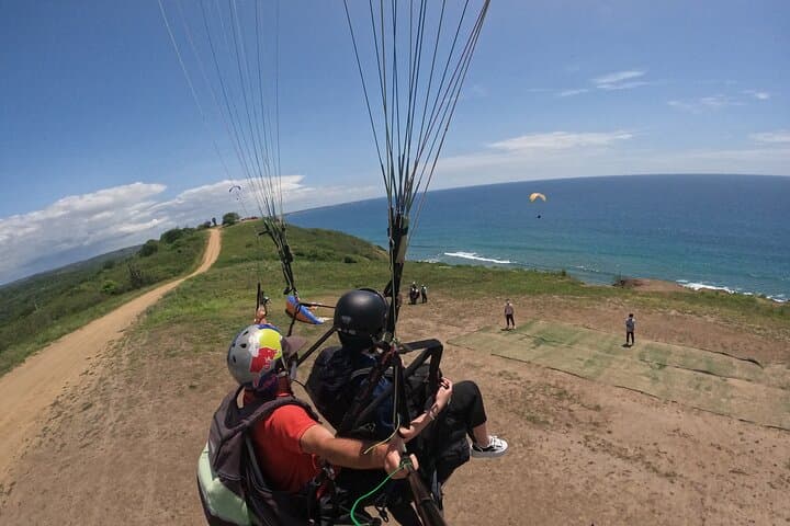Montañita Paragliding: Tandem Coastal Flights from Libertador Bolívar, Ecuador photo 2