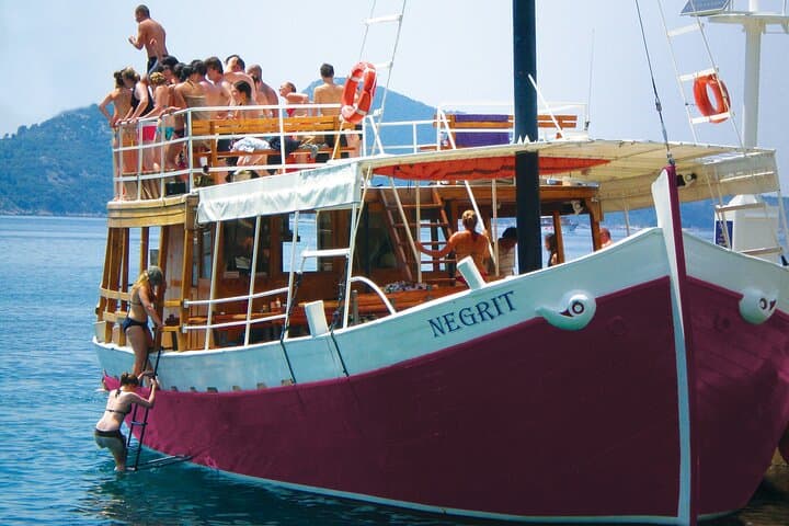 Custom Half-Day Boat Rental in Dubrovnik — Private Group Cruise & Snorkeling