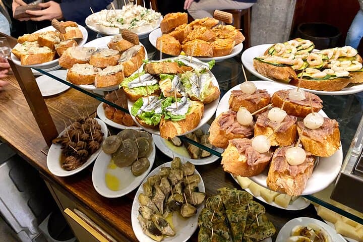 Venice Rialto Market Food Tour: Cicchetti, Wine & Sightseeing with a Local Guide photo 2
