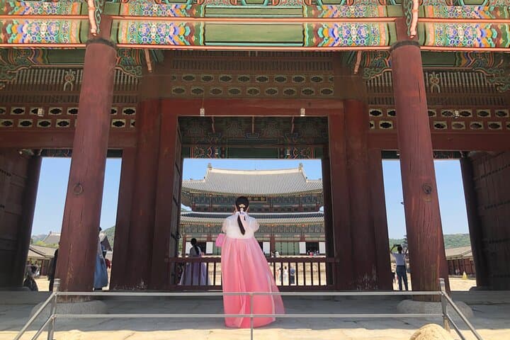 Seoul Private Car Tour with Expert Local Guide — Custom All-Day City Experience