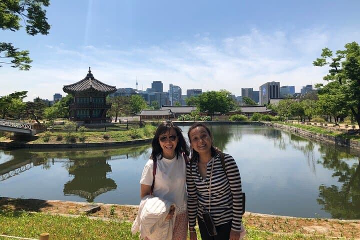 Seoul Private Car Tour with Expert Local Guide — Custom All-Day City Experience photo 4