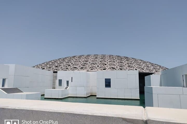 Abu Dhabi Full-Day Tour from Dubai: Sheikh Zayed Grand Mosque, Qasr Al Watan & Marina Mall photo 4