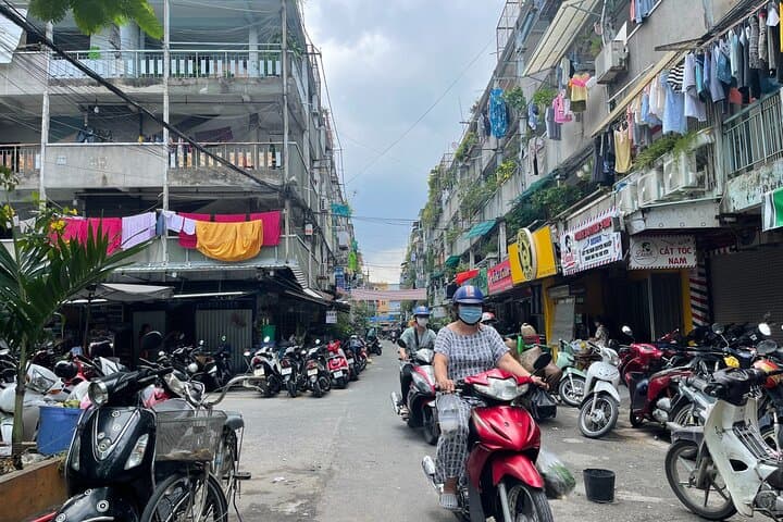 Saigon by Scooter: Nightlife, Markets and Local Sights on a Motorbike photo 6