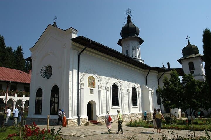 14-Day Romania & Moldova Road Trip: Castles, Monasteries & Danube Delta photo 5