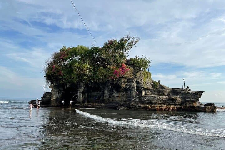 Full-Day Private Bali Highlights Tour: Ubud Monkeys, Rice Terraces, Temples & Beaches photo 4