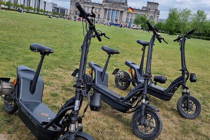 Berlin Scrooser E-Scooter Sightseeing: 2-Hour Guided City Tour photo 6