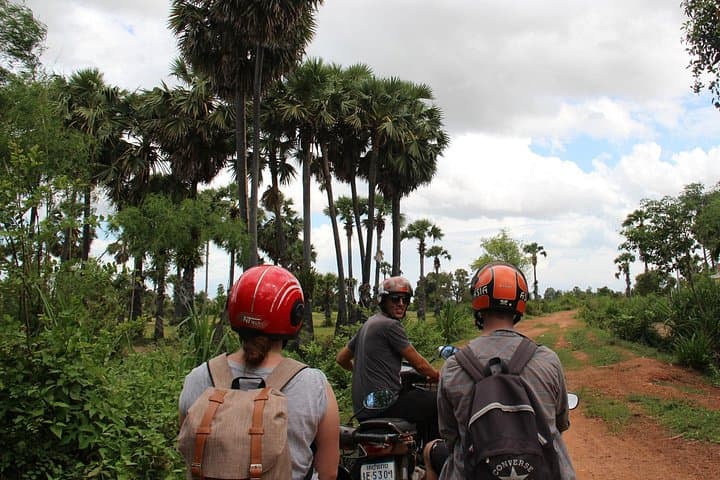 Siem Reap Motobike Countryside Adventure: Full-Day Lakeside Lunch & Ancient Bridge photo 2